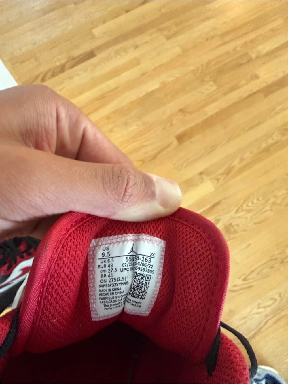 Nike Low-Top Sneakers in Red, White & Black